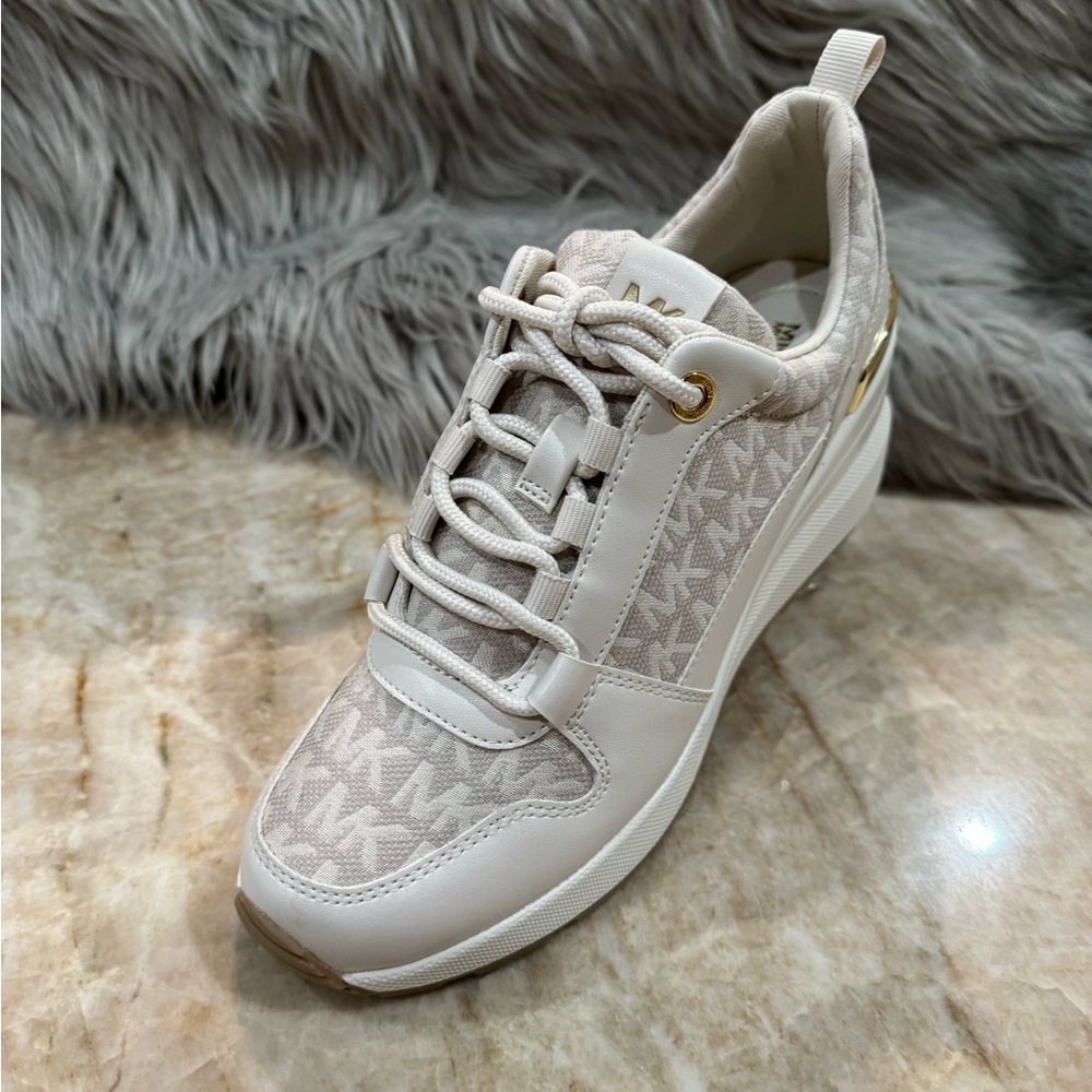 Michael by Michael Kors Women’s Elevated Platform Logo Design Sneakers. New - Picture 2 of 14